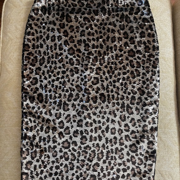 NWT Michael Kors animal print sequin pencil skirt - Picture 2 of 4